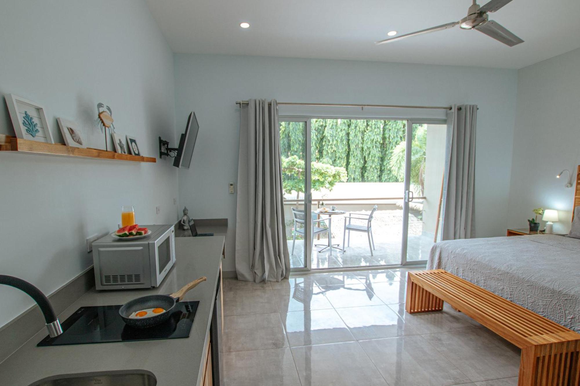 Tamarindo Bay Suites - Self Check In, Adults Only Экстерьер фото